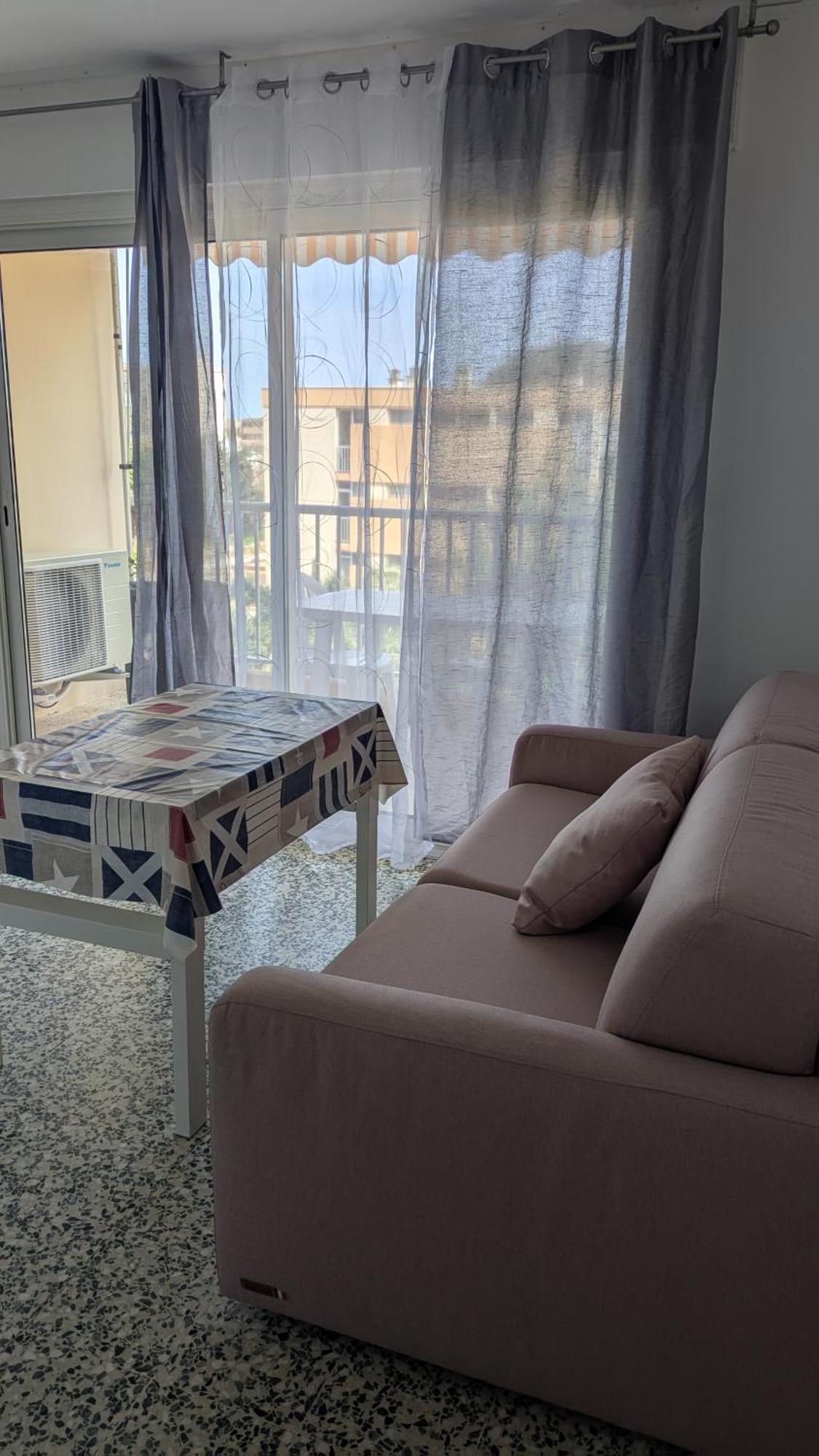 Studio Climatise Avec Coin Nuit 150M De La Plage Le Lavandou Eksteriør bilde
